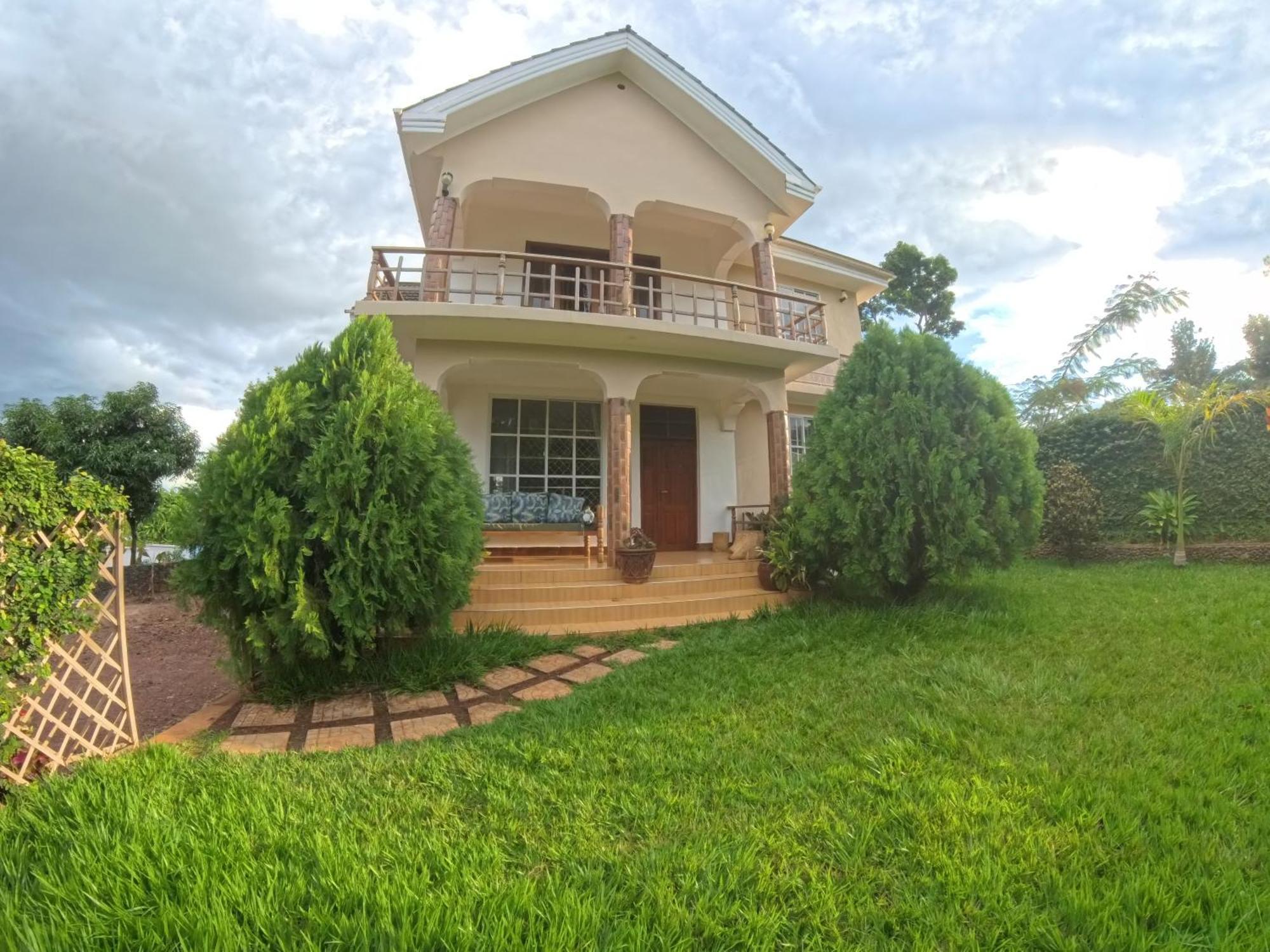 Kilimanjaro Accommodation Msaranga Екстериор снимка