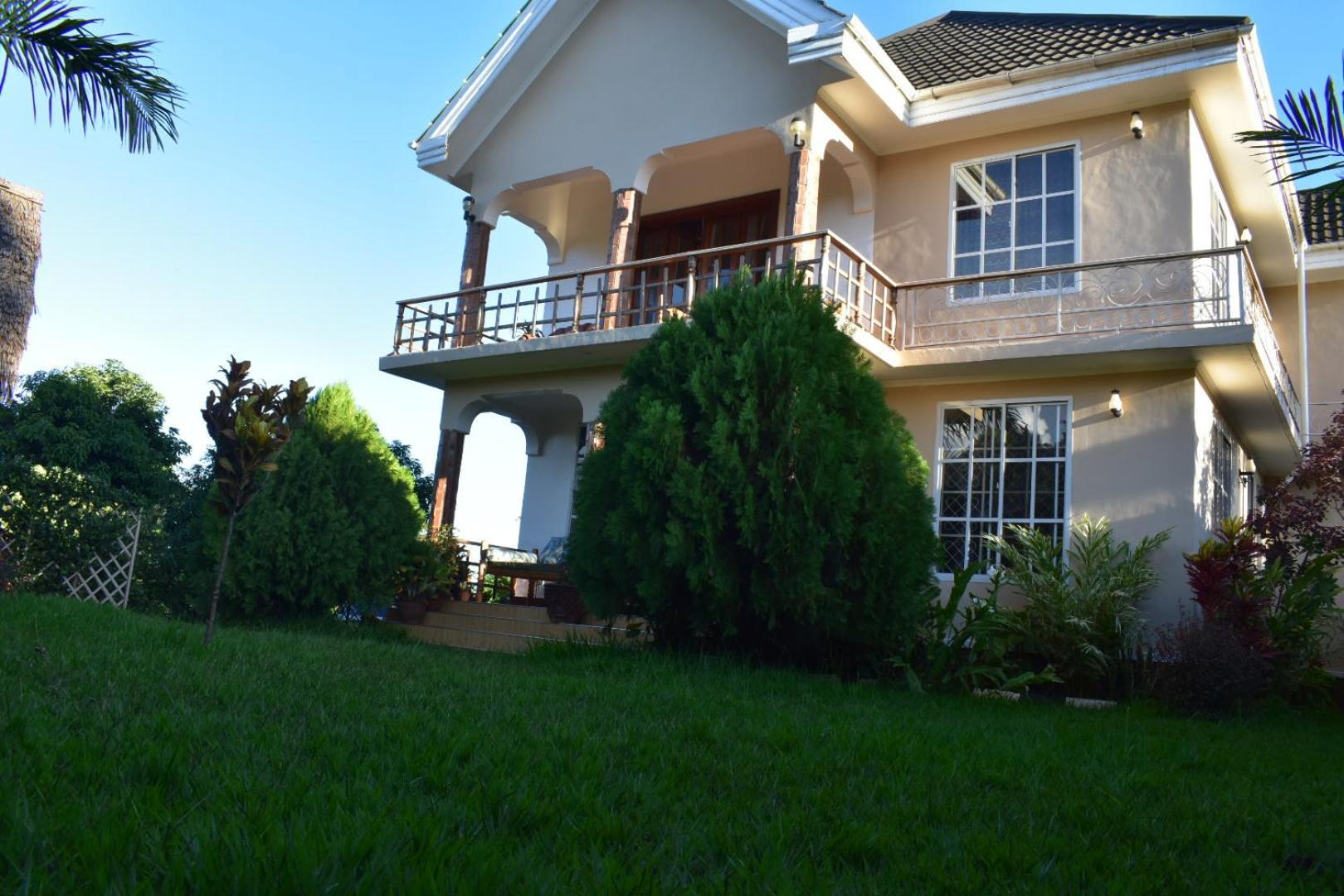 Kilimanjaro Accommodation Msaranga Екстериор снимка